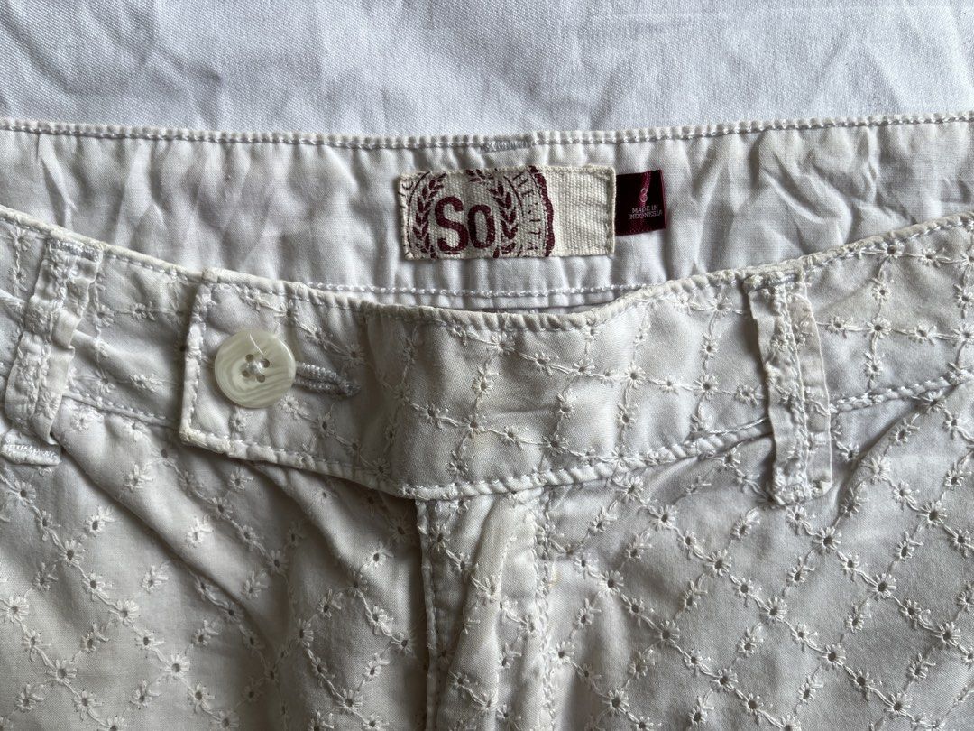 White Eyelet Mini Shorts (Category: Shorts) located in Quezon City. Submitted by grapejuiceblue2 (Listing ID 1467980390, Image 2). Description: 🏷️SO (size 3 on tag!) - worn - rfs: decluttering - mop: gcash only - mod: lalamove/j&t - price + sf.
