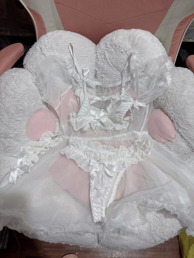 White gown lingerie (Category: Undergarments & Loungewear) located in Manila. Submitted by nagusamero (Listing ID 1468033798, Image 1). Description: 📌 strictly no haggling 📌 No ww 📌 never use not my size 📌 XS-S 📌 washed .