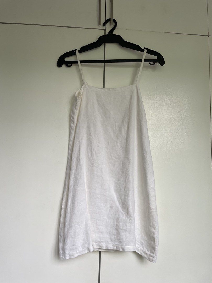 White linen mini dress (Category: Dresses) located in Binan City. Submitted by moniqueknacks (Listing ID 1467963566, Image 1). Description: Custom by WearKahel. Last photo is for length reference, model is 5'1" .