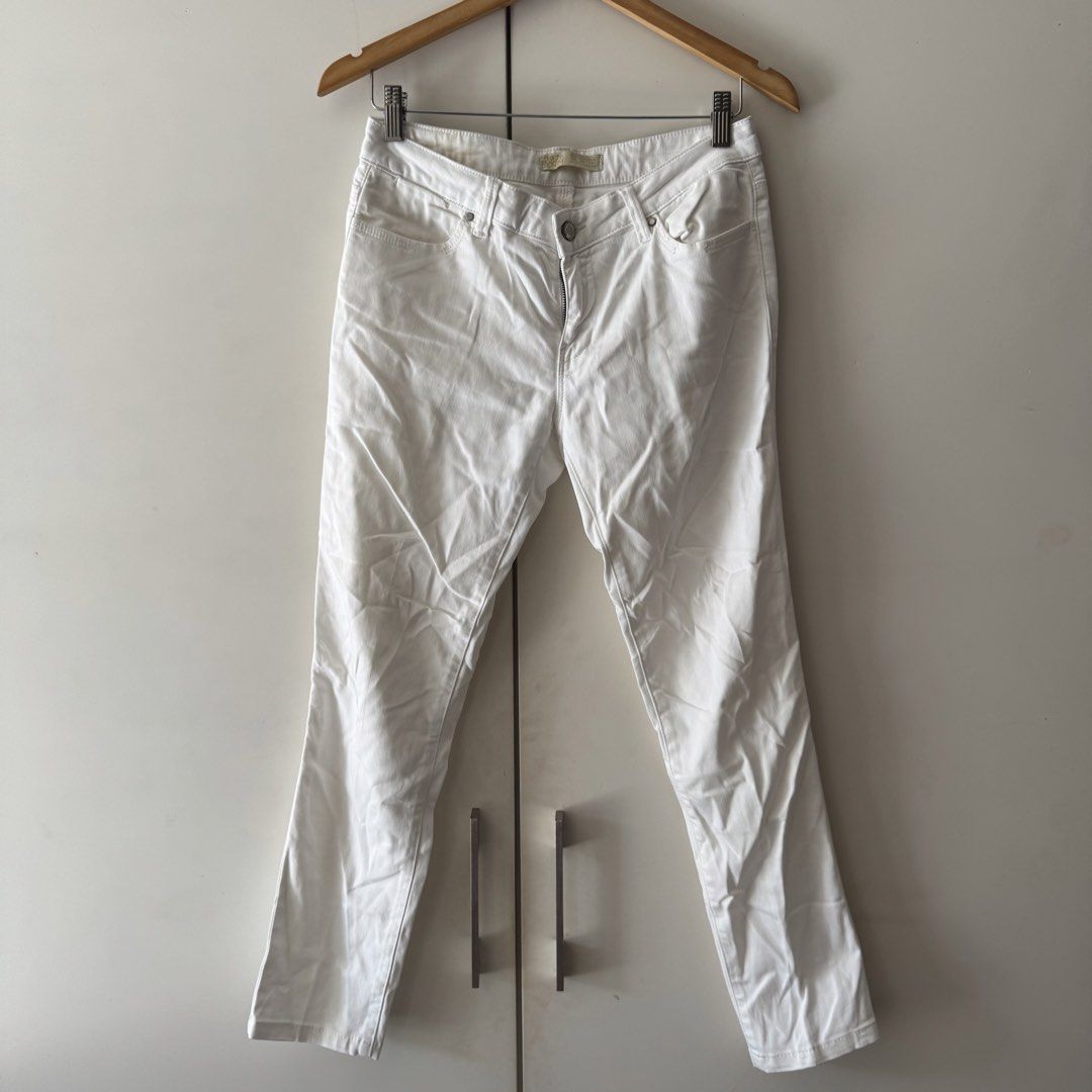 white mid waist pants (Category: Jeans) located in Paranaque City. Submitted by ursaturdayfaves (Listing ID 1467922486, Image 1). Description: .