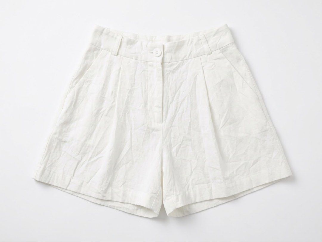 White Monopoly Shorts (Category: Shorts) located in Cagayan de Oro. Submitted by zarelthrift (Listing ID 1467970338, Image 1). Description: Price: 150 Size: 26 Delivery via J&T .