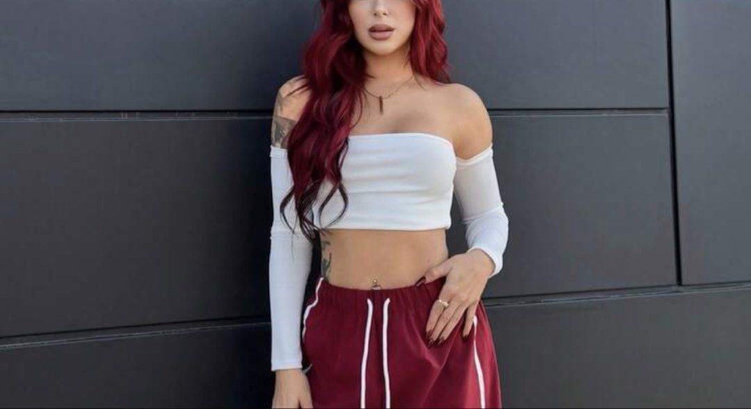 White Offshie Shein Curve Top ✨ (Category: Blouses) located in Quezon City. Submitted by kaye_oineza (Listing ID 1467936276, Image 1). Description: White Offshie Shein Curve Top ✨ 2XL .