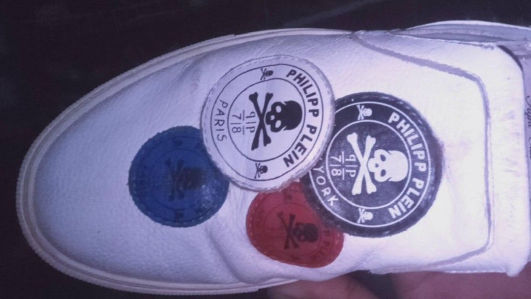 White Slip-on Skull Studded Sneakers (Category: Shoe inserts & accessories) located in Valenzuela. Submitted by AnahThrift (Listing ID 1467901411, Image 2). Description: New Arrival ❗❗❗ 👉👉:: Size:: Eur 43 US 10 👉Very Good condition 👍 👉 MOP:: Palawan/Cebuana/Gcash 👉 Courier:: Lalamove/MCFA/LBC/J&T 👉 Location:: Karuhatan, Valenzuela City 👉Salamat po ᥬ😊᭄🙏❣️.