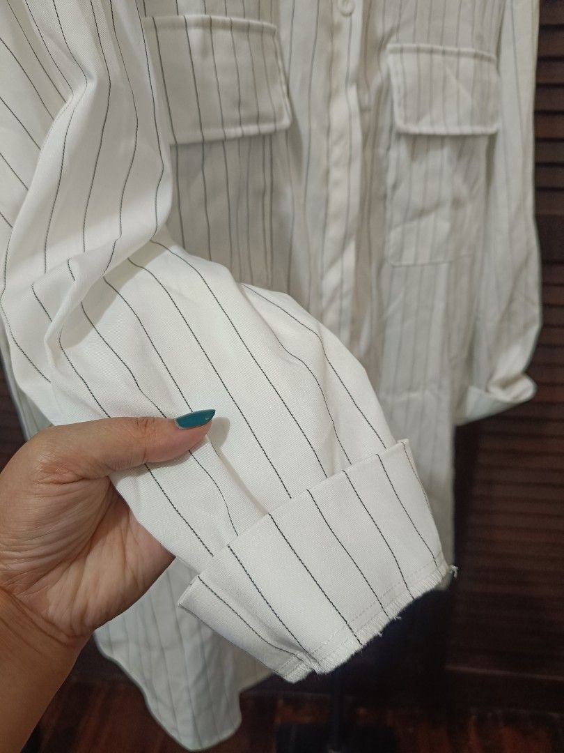 White Stripes (Category: Longsleeves) located in Manila. Submitted by byjrb (Listing ID 1468032873, Image 3). Description: 🛍️ Brand-new items from SHEIN, Emery Rose, Zaful & more! Size : XL to XXL 📦 Shipping: LBC / J&T / Lalamove 💸 MOP: GCash / BPI only DM for inquiries! 💌.