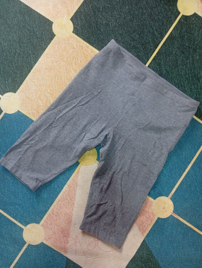 Women Sport Wears (Category: Activewear) located in Santa Maria. Submitted by itsmacmacky (Listing ID 1467995256, Image 3). Description: women sport wears inclusion -bèllure yoga leggings -Original Capri yoga leggings -Kanko running Sweater -100 each -3 for 250.