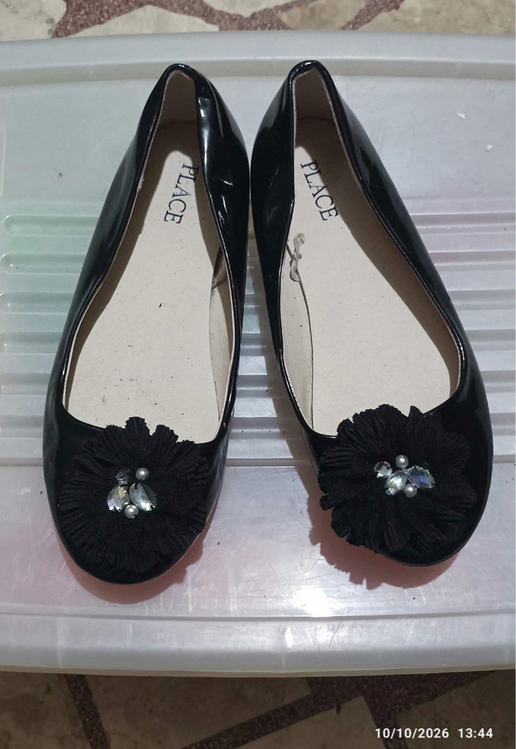 Women’s Black Ballet Flats (Category: Flats & Sandals) located in Taytay. Submitted by crisha14344 (Listing ID 1467938984, Image 1). Description: Sinukat lang po yan then itinabe na Kaya super Ayos talaga yan Nakuha yan ng brandnew di naman ginamit.