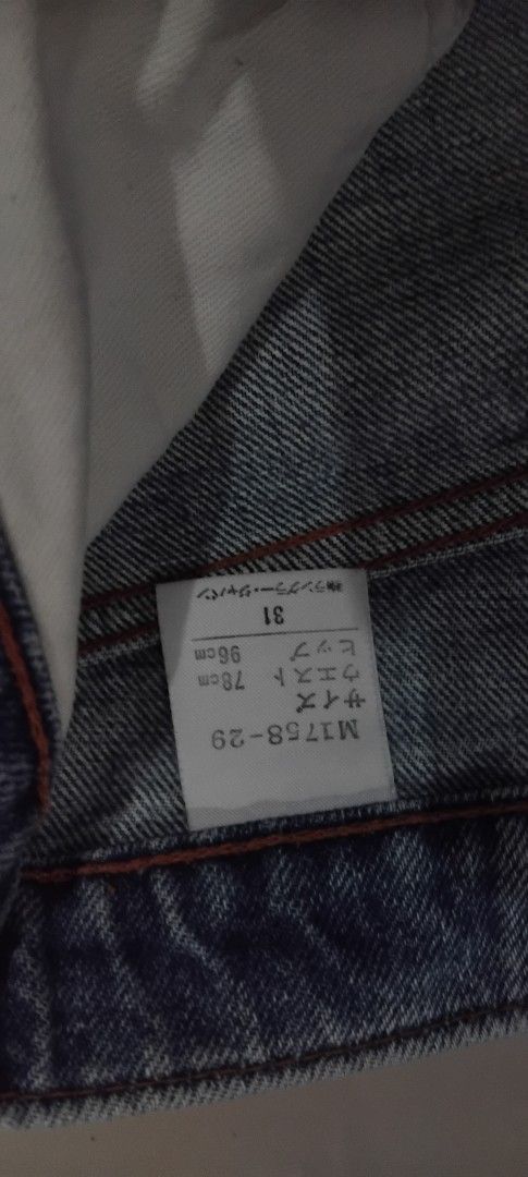 Wrangler Blue Bell Authentic Western Jeans Size 31 (Category: Jeans) located in Maasin. Submitted by cooleagle_3476d1 (Listing ID 1467888334, Image 3). Description: - Brand: Wrangler Blue Bell - Style: Authentic western jeans in light wash denim - Size: 31 (Waist: 78cm, Hips: 96cm based on inner tag) - Details: Classic leather patch, branded interior waistband, contrast stitching - Closure: Zipper fly with metal button - Condition: Excellent, rea