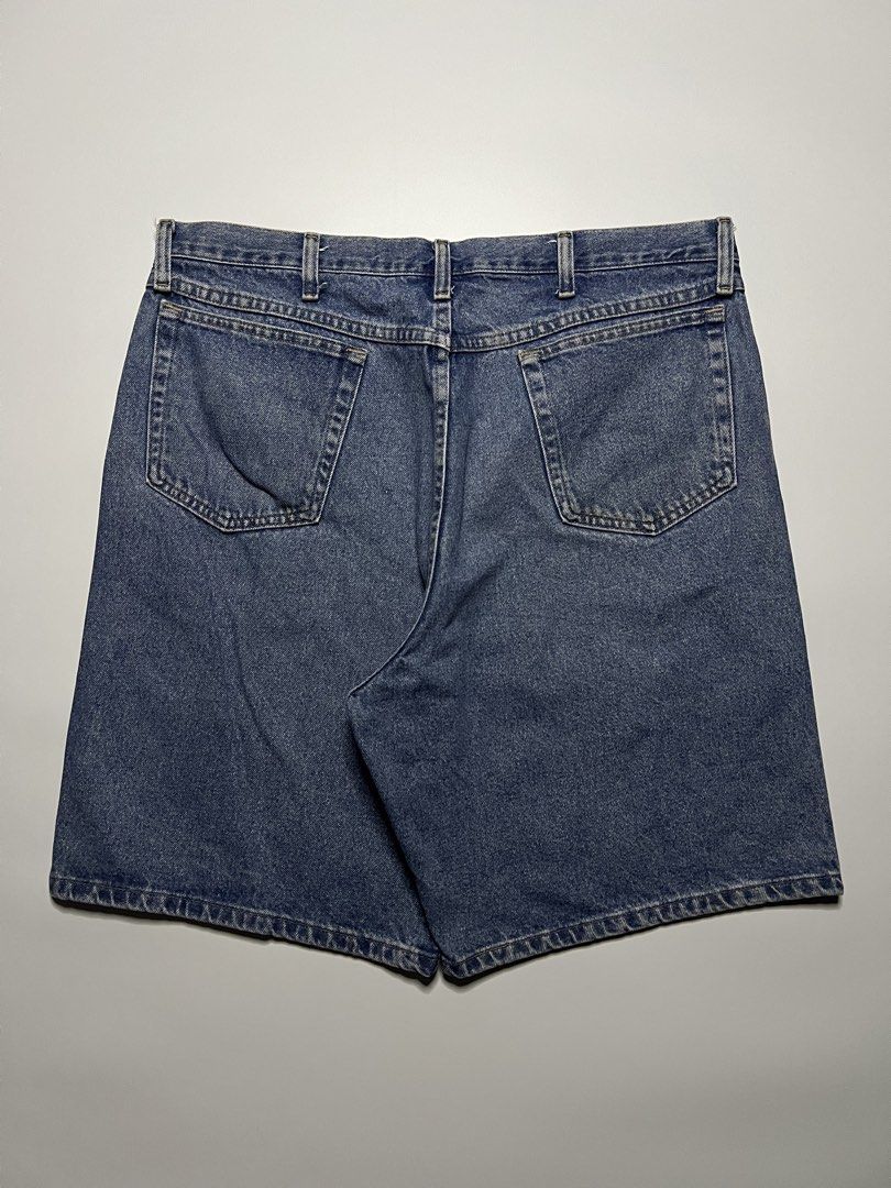 Wrangler Blue Denim Shorts Size 38 (Category: Shorts) located in Baler. Submitted by allthrifted31 (Listing ID 1467871060, Image 2). Description: Waist: 37 Length: 20.5 Hem: 12.5 Condition: Excellent Color rate: 10/10 Issue: None .