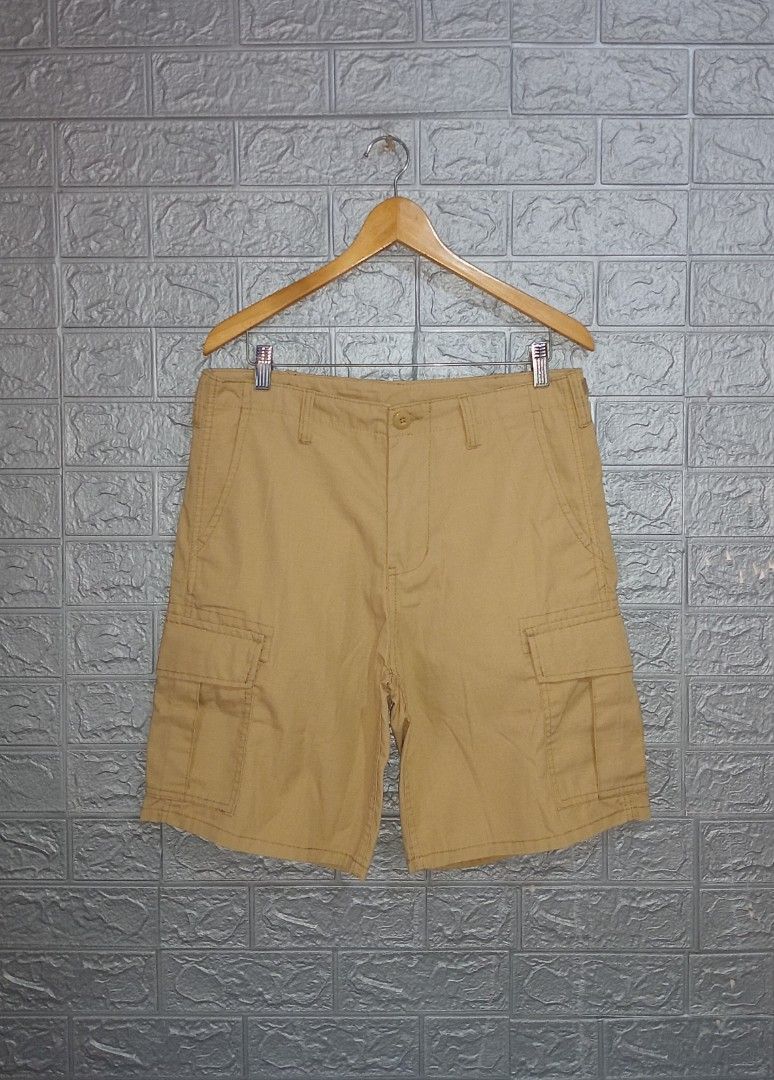 Wtaps Khaki Cargo Shorts (Category: Shorts) located in Manila. Submitted by mariacafra0420 (Listing ID 1467953821, Image 2). Description: Wtaps Khaki Cargo Shorts Waist 32 Lenght 19 Excellent condition No issue 650 + sf Laguna location Dm 📩.