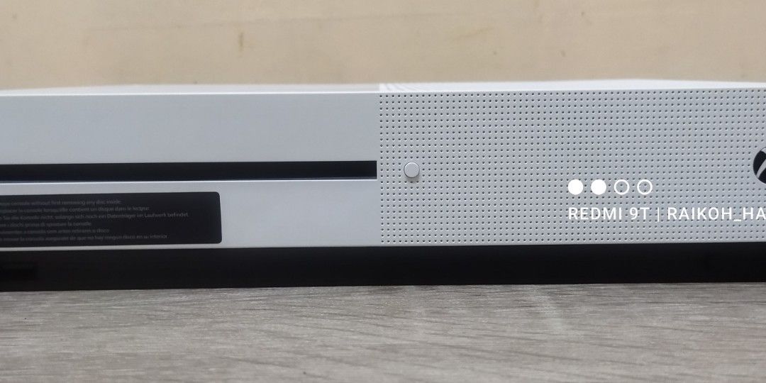 Xbox One S 1TB (Disc Drive Issue***) (Category: Xbox) located in Dasmarinas. Submitted by nixx_hayabusa (Listing ID 1468024262, Image 2). Description: Xbox One S (Slim) 1TB With Disc Drive Issue*** Note: Last Price Posted "3,995" ❌ No controller included Issue: Disc drive suddenly stopped spinning (this is a personal used console) that's the one and ONLY ISSUE Inclusions: ✅ Xbox One S 1TB Console ✅ HDMI Cable ✅ Power Cable ✅ 2 Free Digital Games 