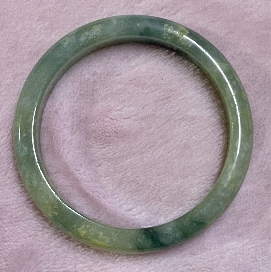 Xiuyu Jade Bangle Bracelet Size 55 (Category: Bracelets) located in Manila. Submitted by Crystal_Oracle (Listing ID 1467929594, Image 3). Description: Xiuyu jade (also known as Xiuyan jade or Xiuyu) is a traditional serpentine mineral mined in Xiuyan County, Liaoning Province, China. While Western gemologists classify it technically as serpentine rather than true nephrite or jadeite, it is celebrated as one of China’s four great historical jades.