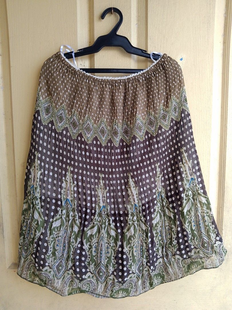 Y2k bottom (Category: Skirts) located in Roxas City. Submitted by roxasrelip5800 (Listing ID 1467924211, Image 1). Description: .