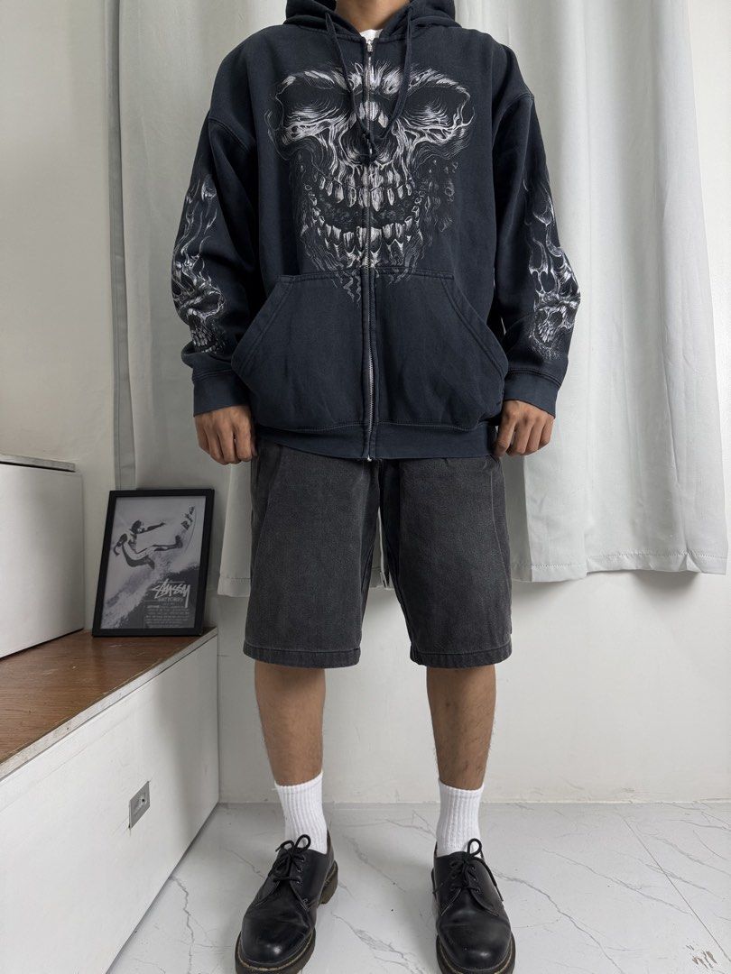 Y2k hoodie (Category: Coats, Jackets and Outerwear) located in Pila. Submitted by villanueva80826 (Listing ID 1467985741, Image 3). Description: Skull hoodie fullzip Size:xl •Width:25 •Length:29 •Condition:9/10 •Color rate:9/10 Mine:680 +Shipping fee Issue:sign of usage like distressed on ribbins hairline print on back ,minimal loose stitch Still in good condition Still wearable .