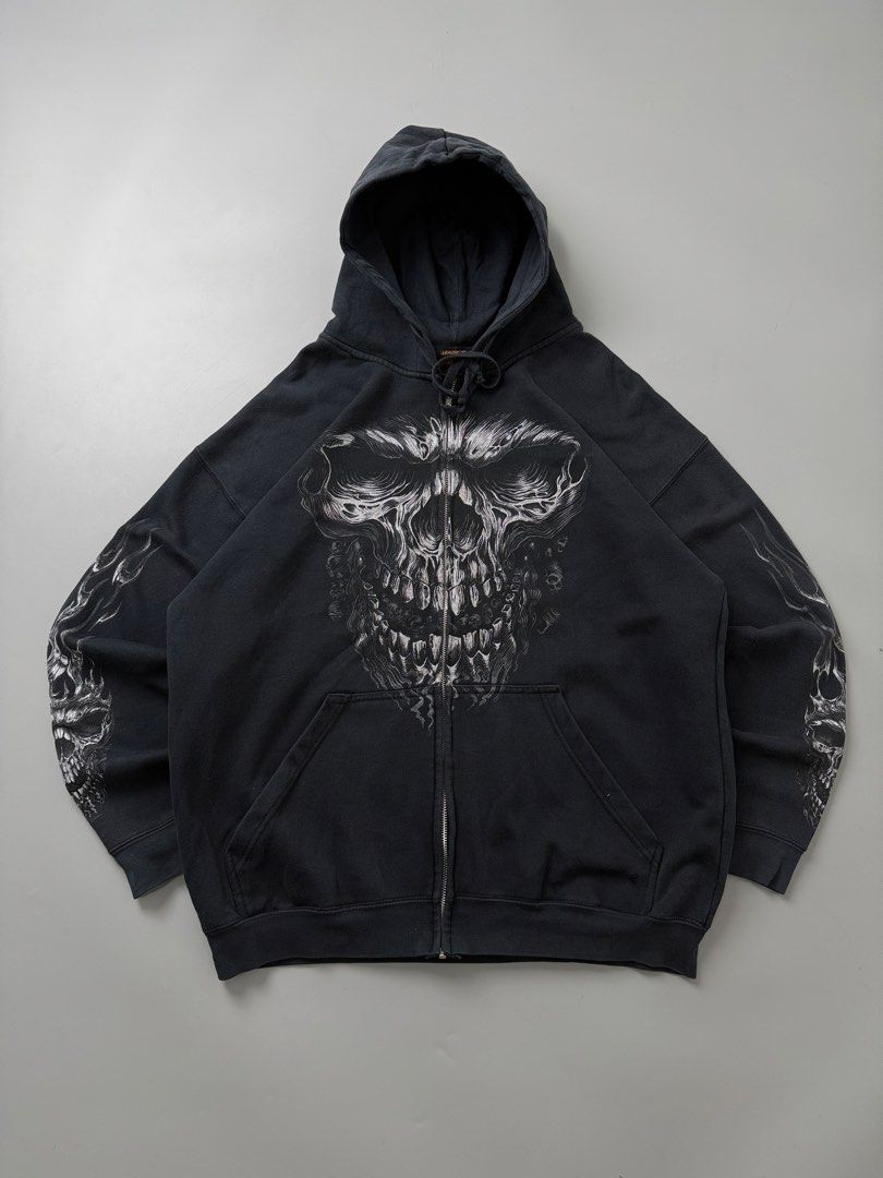 Y2k hoodie (Category: Coats, Jackets and Outerwear) located in Pila. Submitted by villanueva80826 (Listing ID 1467985741, Image 1). Description: Skull hoodie fullzip Size:xl •Width:25 •Length:29 •Condition:9/10 •Color rate:9/10 Mine:680 +Shipping fee Issue:sign of usage like distressed on ribbins hairline print on back ,minimal loose stitch Still in good condition Still wearable .