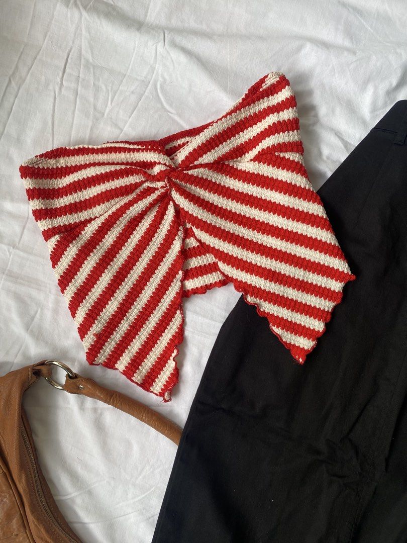 Y2k Skirt & Top (Category: Sets or Coordinates) located in Tumauini. Submitted by bihisbyme (Listing ID 1467992577, Image 2). Description: 🛒 Sizes: Top - medium on tag Bottom - waist:28inches; length:36 inches Issue: Top - none, brand new Bottom - thrift, no issues Prices: Mine ₱300 Happy shopping!! 🛒 🛍️.