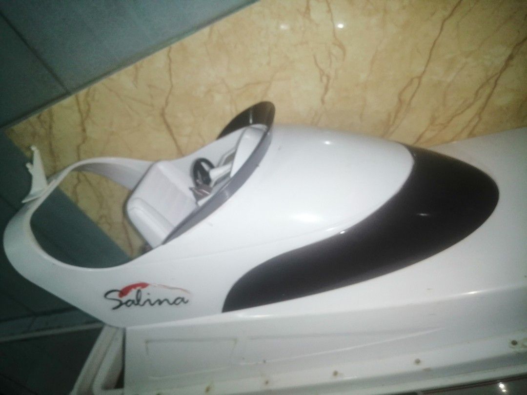 Yacht Display (Category: Remote Control Toys) located in Pateros City. Submitted by romferarc333 (Listing ID 1467933069, Image 3). Description: Not working, No remote and no more batteries inside. Just good for display on a man cave. Slightly negotiable. As is Heng Long Salina 700mm Yacht (Model HL3867). [1] Length: Approximately 700 mm (over 29 inches long) Location: Pateros.