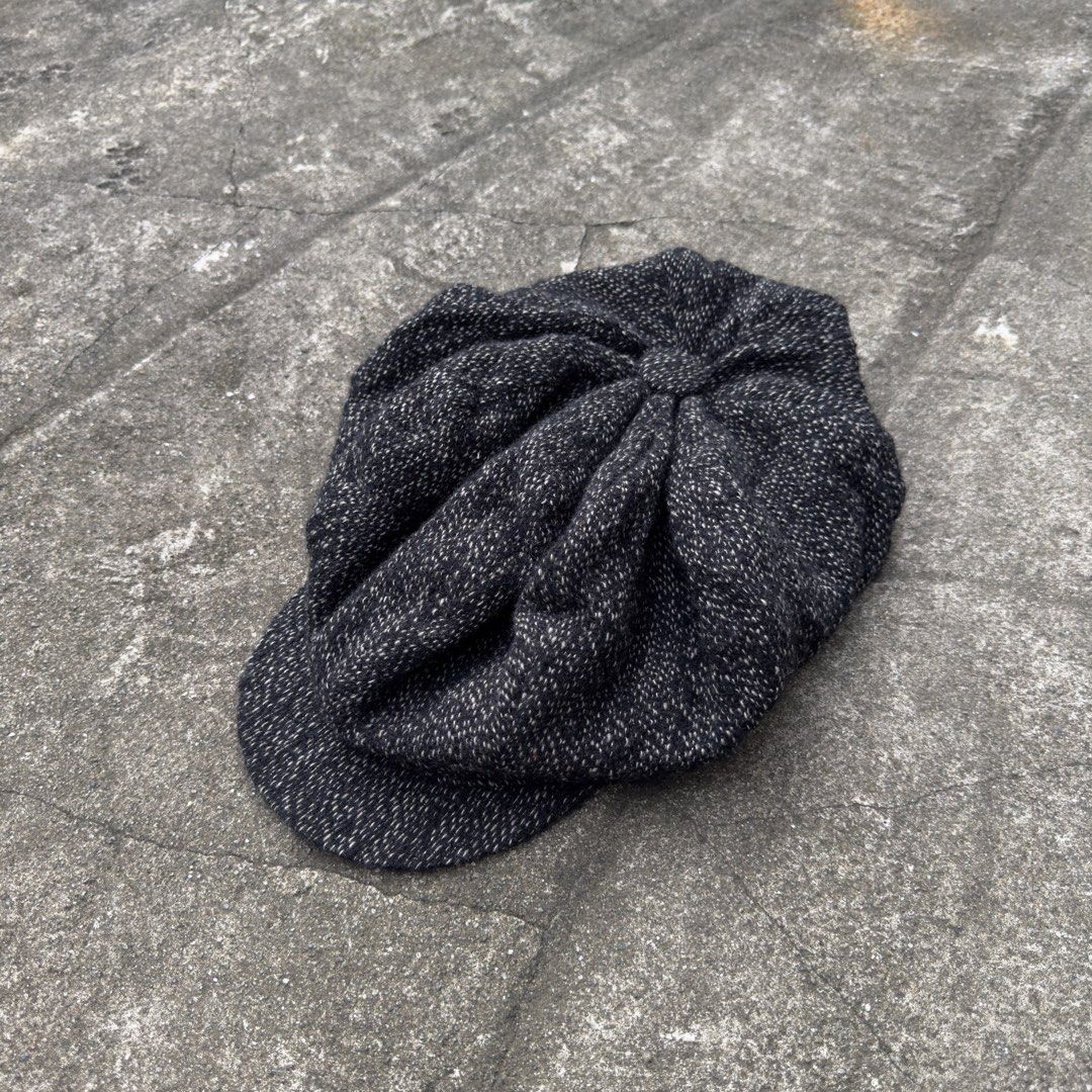 Yohji Yamamoto - Noir - Wool Beret Hat (Category: Caps & Hats) located in Dasmarinas. Submitted by F_A_Q (Listing ID 1468010981, Image 1). Description: ONE SIZE 9.5/10 Overall usage No issue Made in Japan .