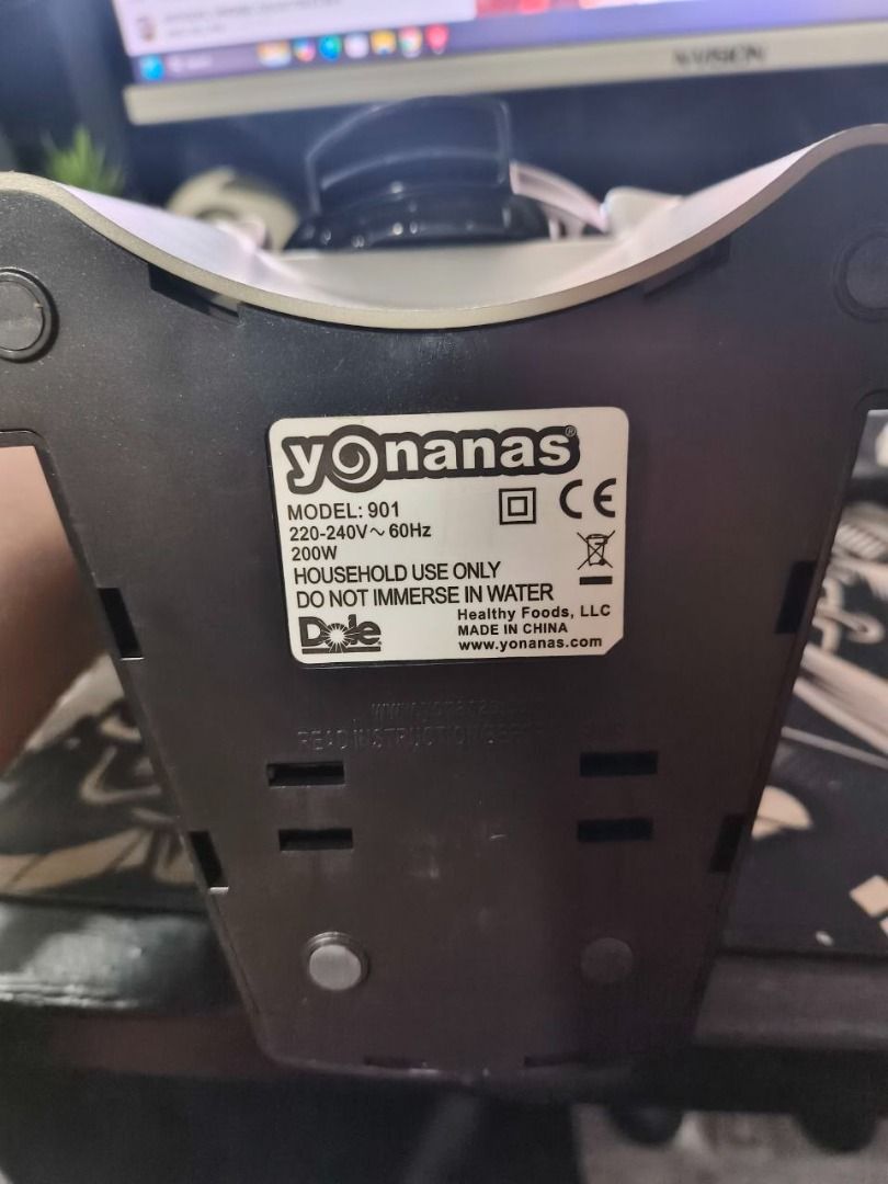 Yonanas Dessert Maker (Category: Juicers, Blenders & Grinders) located in Pasig City. Submitted by randomstuffs23 (Listing ID 1467898975, Image 3). Description: Not sure kung na use or hindi natambak lang sa bodega working can send video Lalamove or pick up.