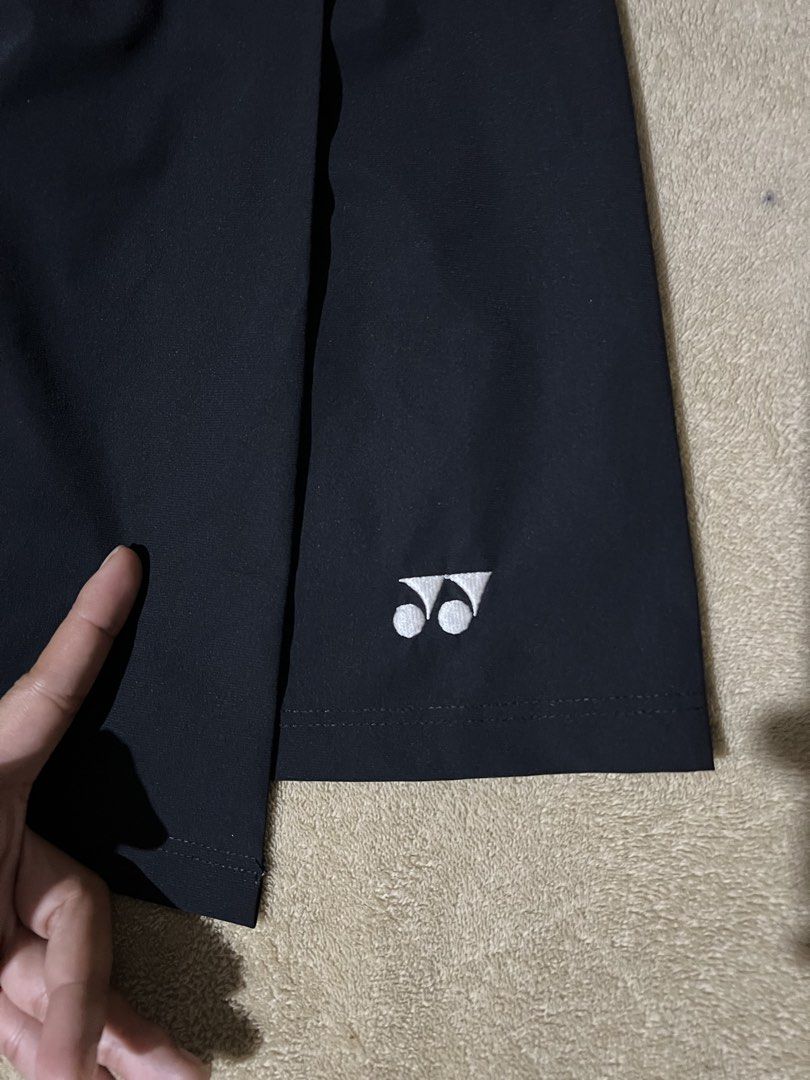 Yonex Skirt With Inner - Black (Category: Skirts) located in Cebu City. Submitted by jlturno1999 (Listing ID 1467933766, Image 2). Description: Yonex Women’s Skirt With Inner - Black Good as new condition 24-30 waistline stretchable, 13 length 9.8/10 color rate Legit/authentic No issue.