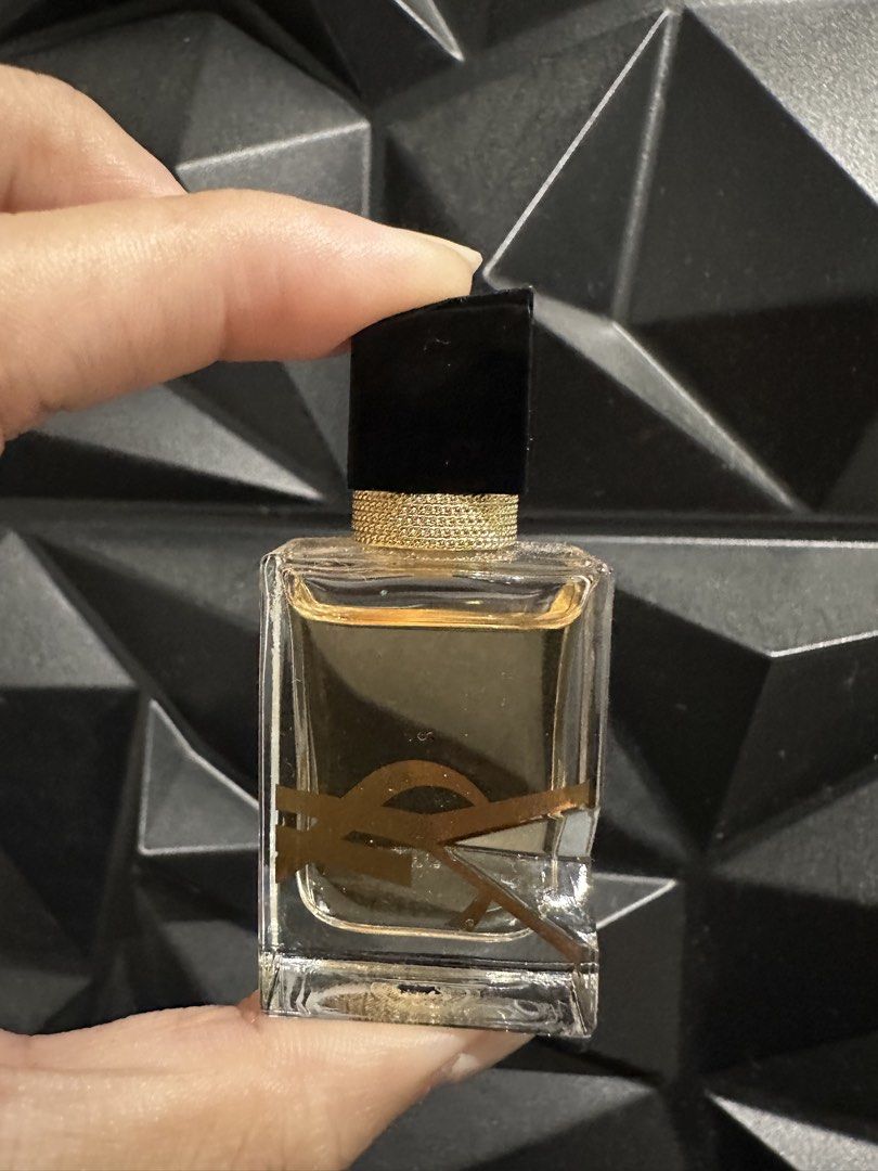 YSL LIBRE EDP MINI (Category: Fragrance & Deodorants) located in Calamba. Submitted by mzbeautyfinds (Listing ID 1468010146, Image 1). Description: GUARANTEED 100% AUTHENTIC • 90% juice level • No box (Bawal sa maarte) • Price is fixed (Non-negotiable).