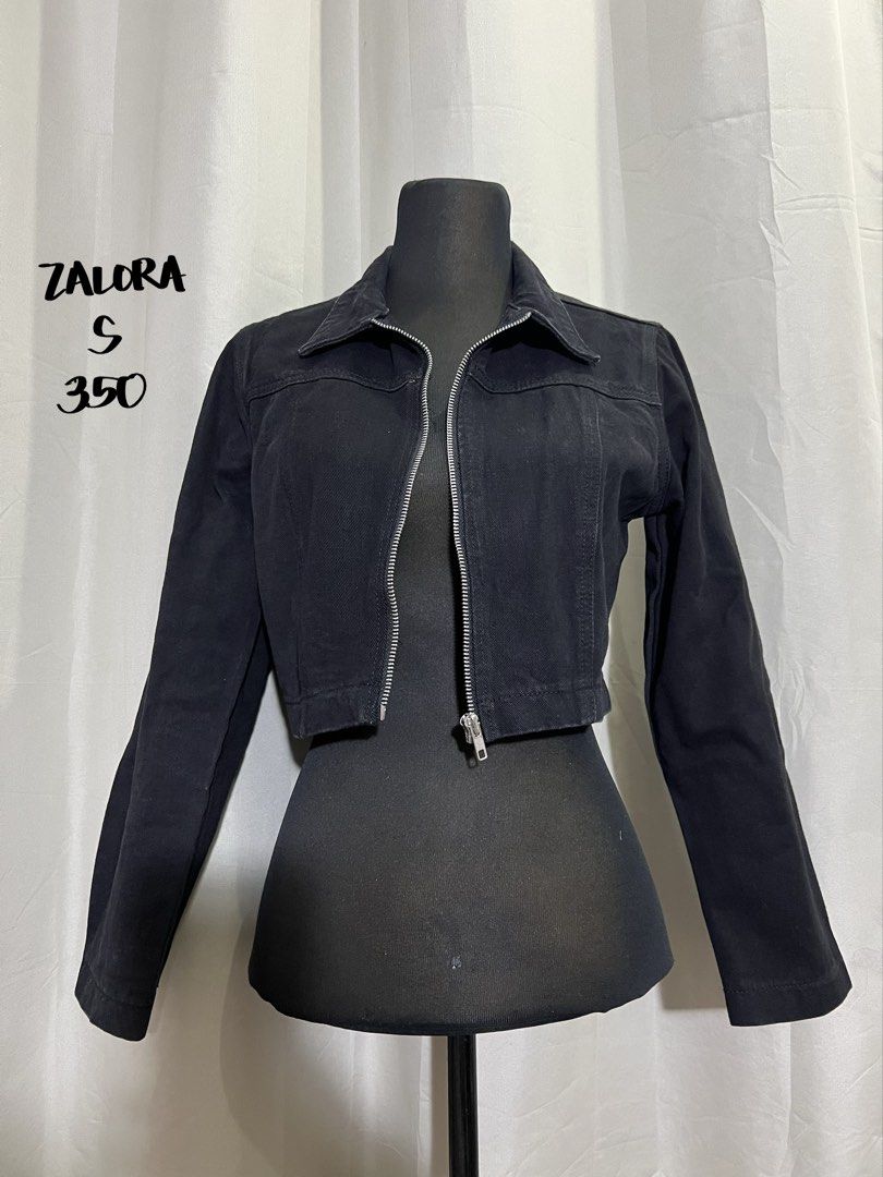 Zalora black cropped denim jacket zip closure (Category: Coats, Jackets and Outerwear) located in Las Pinas. Submitted by jilanah (Listing ID 1468016521, Image 1). Description: .