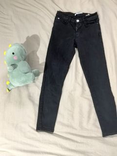 (Category: ) located in . Submitted by thead.declutters (Listing ID 1467977408, Image 1). Description: .