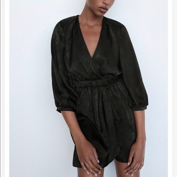 Zara Black Velvet Padded Shoulder Romper (Category: Rompers) located in Binan City. Submitted by myprelovedhaul (Listing ID 1467956991, Image 1). Description: BUST: 38-42 | LENGTH: 32 | WAIST: 13-17 (29-34) - no when worn photos! - last price posted! - please message only if sure buyer! - limited replies only. - Available unless mark as sold. - Ship via j&t or lalamove for same day. -Mode of payment: Gcash 📍Biñan Laguna The image shows a Zara bl