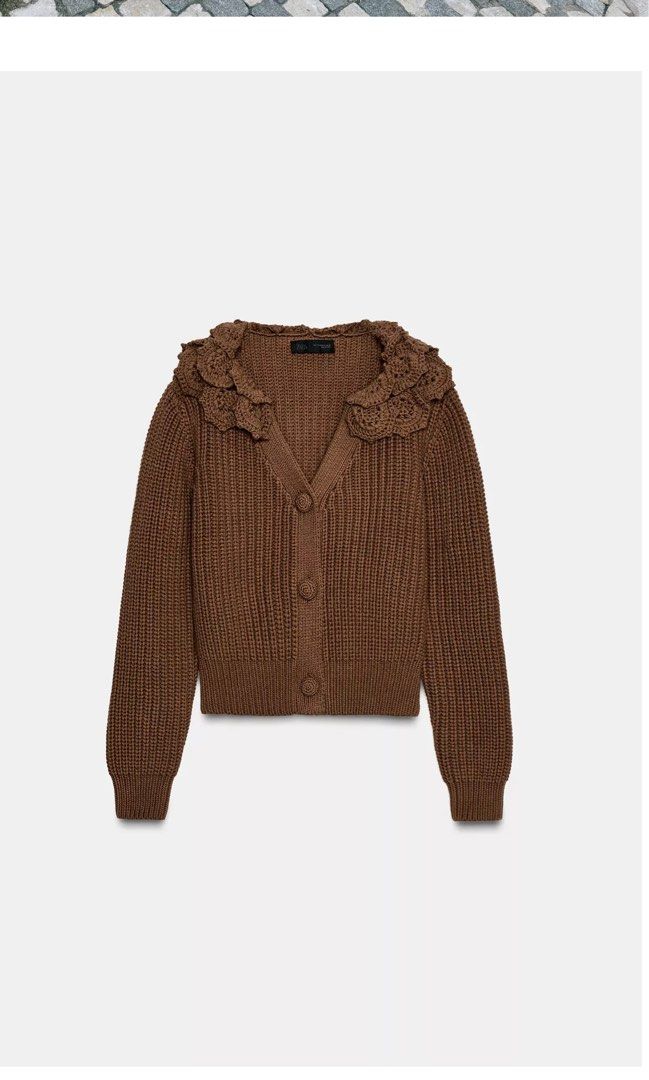 Zara floral cardigan (Category: Coats, Jackets and Outerwear) located in Taguig. Submitted by gabby85953 (Listing ID 1467942519, Image 2). Description: RARE ITEM!! Perfect for autumn 🍂 No ww No dimension.