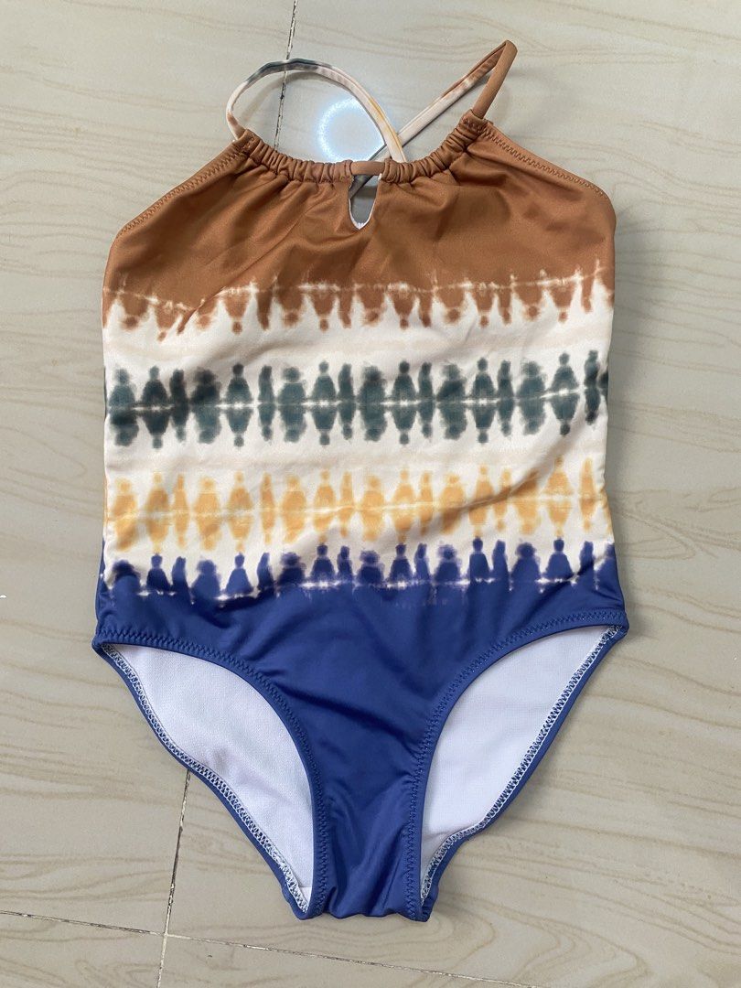 Zara girls swimsuit (Category: Babies & Kids Fashion) located in Quezon City. Submitted by shopces_ (Listing ID 1467912784, Image 1). Description: Size is 5/6y Excellent condition Last price posted, no more haggling 🚚J&T/Lalamove 📍Cainta, Rizal.