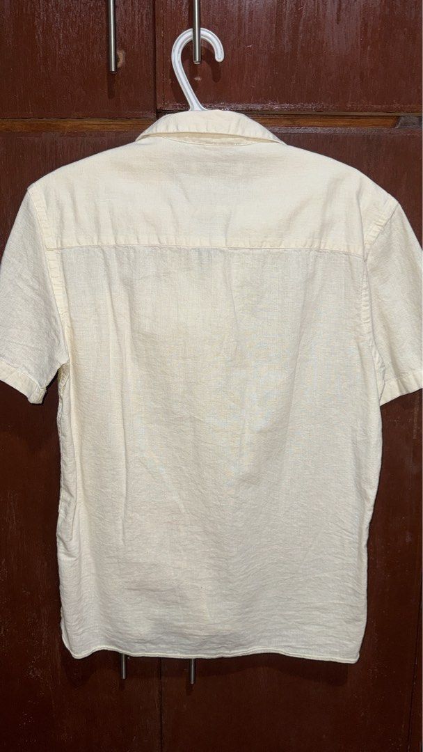 Zara Polo Shirt (Category: Tshirts & Polo Shirts ) located in General Trias. Submitted by jameswlopez (Listing ID 1467976864, Image 3). Description: Selling my Zara Polo shirt -Size: Small -Good as new 📦 Shipping: Available via J&T or LBC. Shipping fee to be shouldered by the buyer..