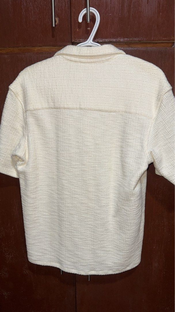 Zara Polo Shirt (Category: Tshirts & Polo Shirts ) located in General Trias. Submitted by jameswlopez (Listing ID 1467977570, Image 3). Description: Selling my Zara Polo shirt -Size: Small -Good as new 📦 Shipping: Available via J&T or LBC. Shipping fee to be shouldered by the buyer..