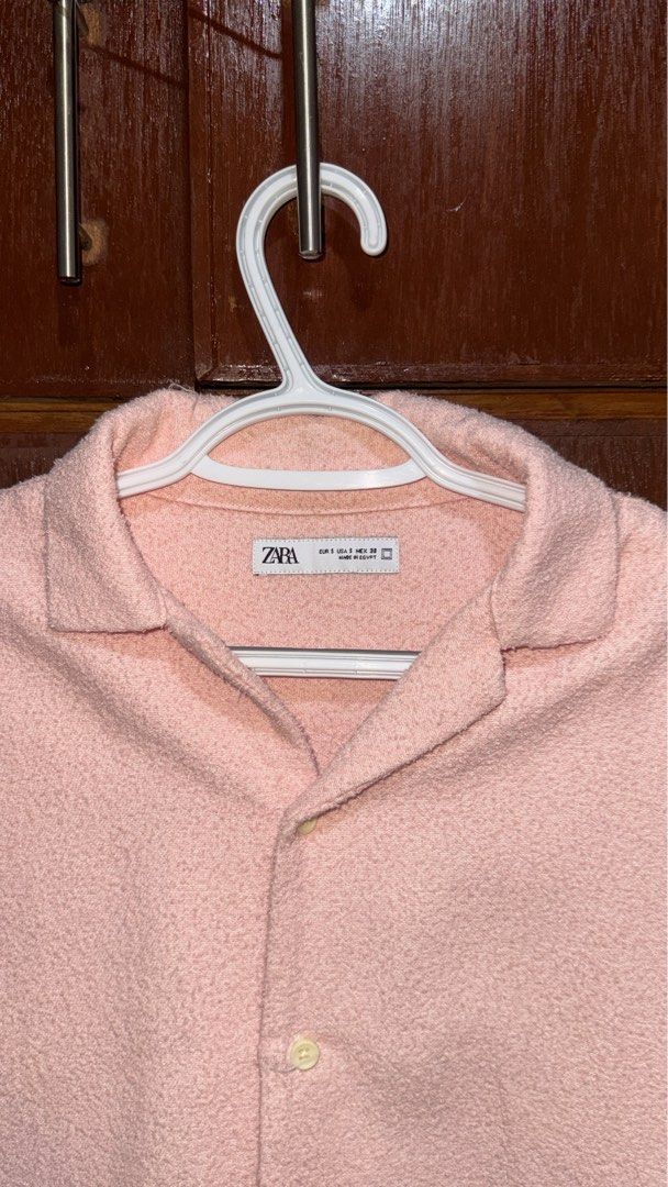 Zara Polo Shirt (Category: Tshirts & Polo Shirts ) located in General Trias. Submitted by jameswlopez (Listing ID 1467977591, Image 2). Description: Selling my Zara Polo shirt -Size: Small -Good as new 📦 Shipping: Available via J&T or LBC. Shipping fee to be shouldered by the buyer..