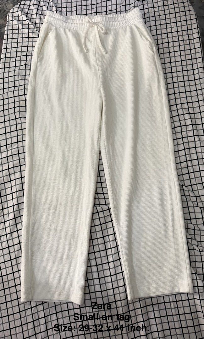 Zara relaxed-fit trousers (Category: Other Bottoms) located in Quezon City. Submitted by pinkystrends.co (Listing ID 1467902506, Image 1). Description: .