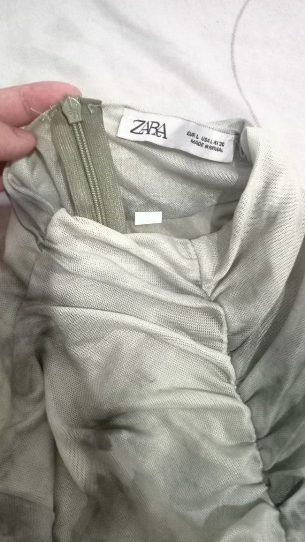 Zara Ruched Tie-Dye Mesh Top (Category: Sleeveless) located in Makati City. Submitted by gonzalesde66090 (Listing ID 1467967830, Image 3). Description: - Brand: Zara - Size: L (Made in Portugal) - Color/Print: Green and grey tie-dye - Material: Stretchy mesh fabric - Features: Mock neck, short sleeves, ruched front and back seams, back zipper closure - Condition: Worn once, basically good as new.