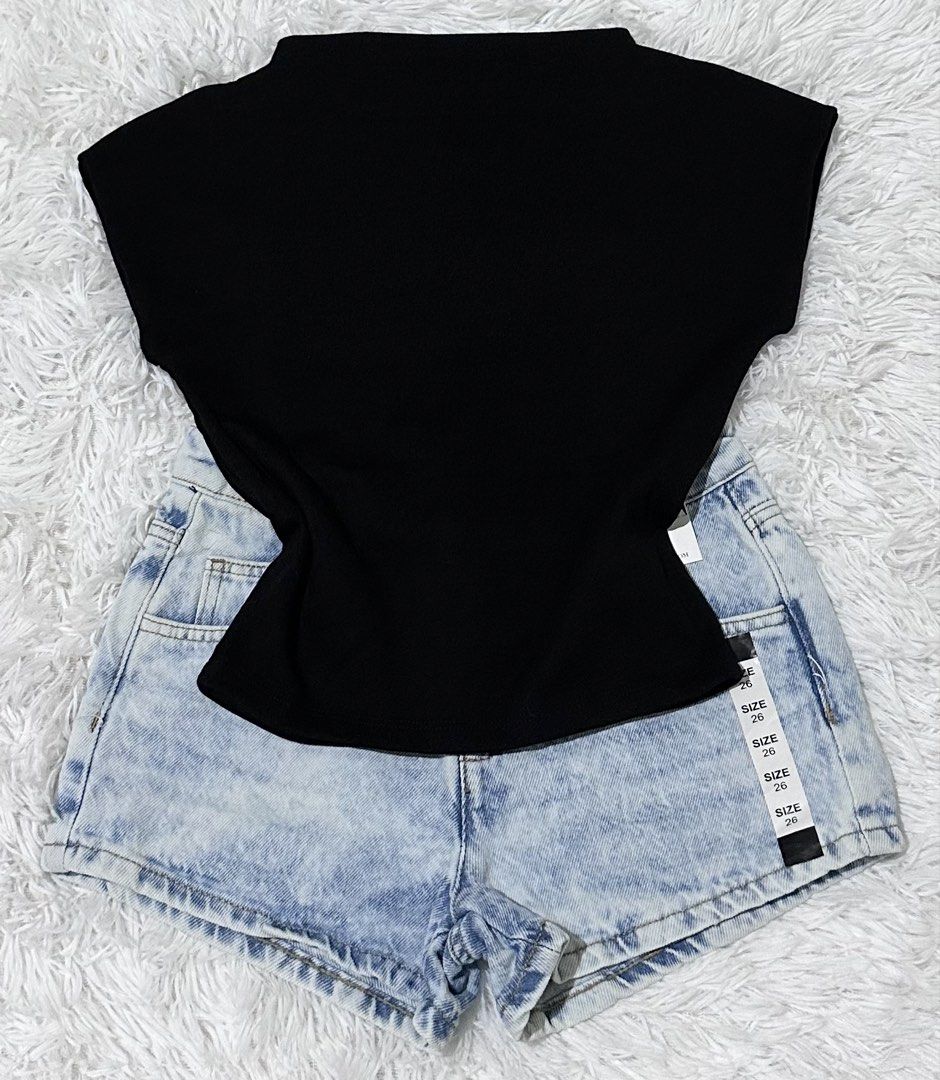Zara Top (Category: Others Tops) located in Cabanatuan. Submitted by fitsby.el (Listing ID 1467985530, Image 1). Description: super kapal and lambot ng fabric brand new over🏃🏻.