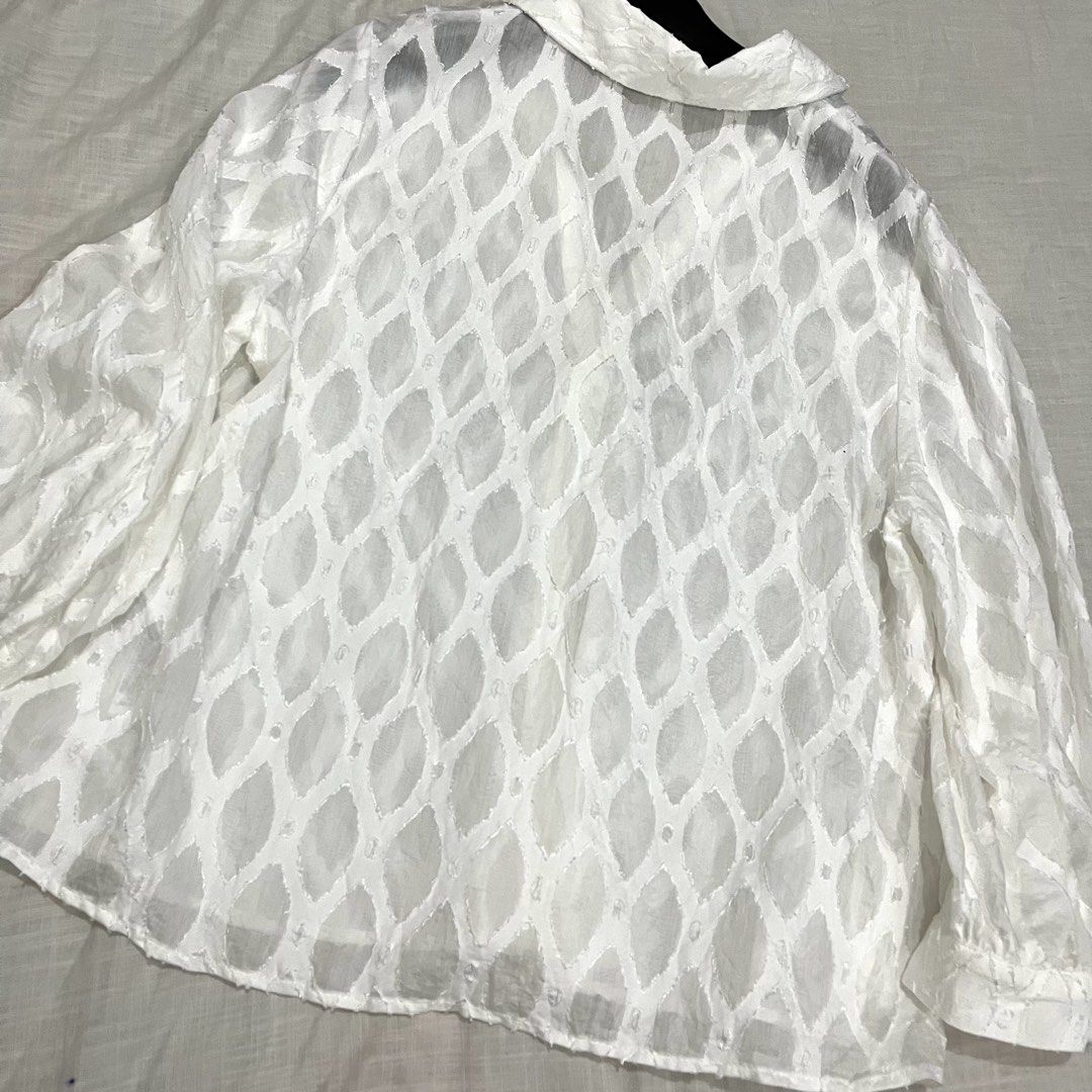Zara Viscose Polyamide Tops (Category: Shirts) located in Quezon City. Submitted by mackkie (Listing ID 1467865642, Image 3). Description: Zara Viscose Polyamide Tops Tag as XS (but fit up to small) Looking for new owner n po🍁 #SustainableBermonthsStyle 🌲Learn to value yourself, which means: fight for your happiness.” ―Ayn Rand🌲 🍁🍂🍁ZARA🍁🍂🍁.
