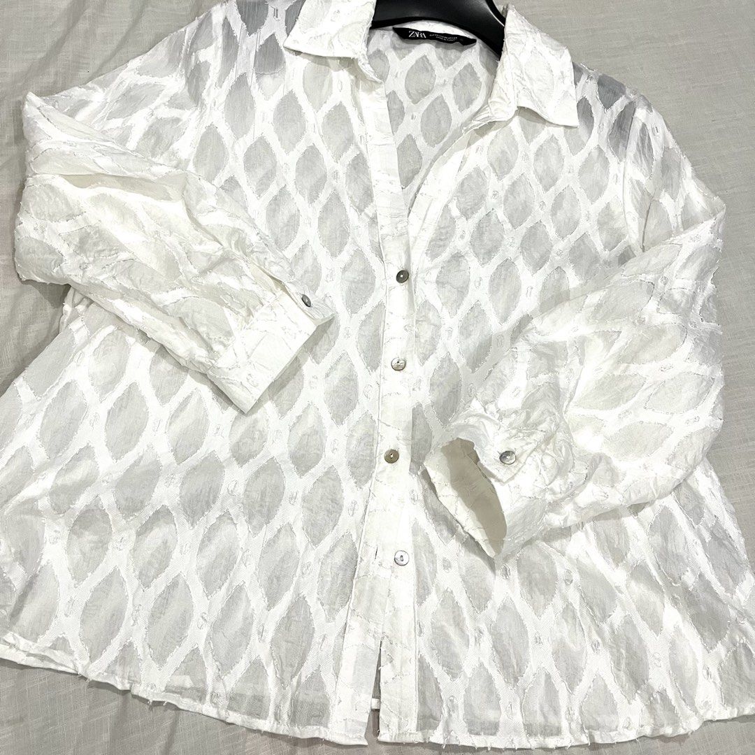 Zara Viscose Polyamide Tops (Category: Shirts) located in Quezon City. Submitted by mackkie (Listing ID 1467865642, Image 2). Description: Zara Viscose Polyamide Tops Tag as XS (but fit up to small) Looking for new owner n po🍁 #SustainableBermonthsStyle 🌲Learn to value yourself, which means: fight for your happiness.” ―Ayn Rand🌲 🍁🍂🍁ZARA🍁🍂🍁.