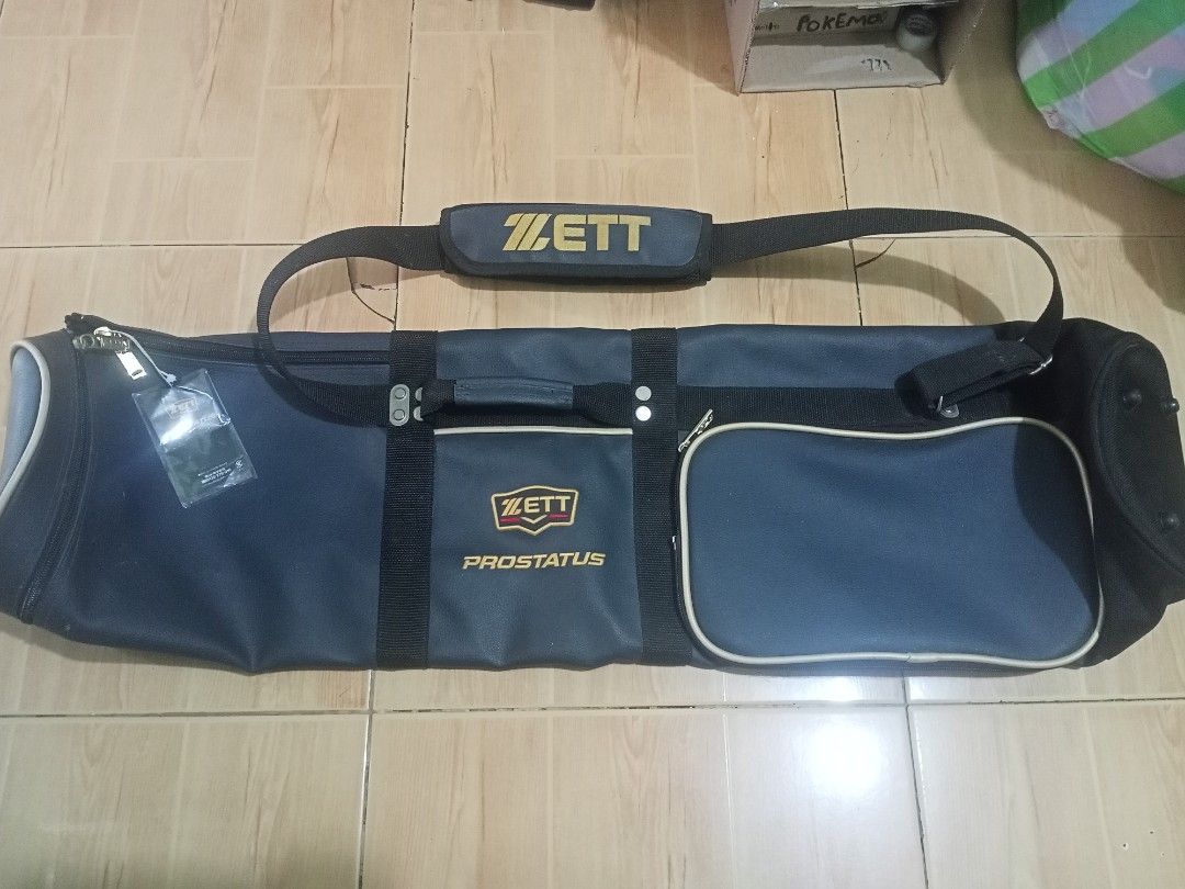ZETT PRO STATUS BATS HOLDER (Category: Other Sports Equipment and Supplies) located in Quezon City. Submitted by everythinghasaprice (Listing ID 1467920208, Image 3). Description: ZETT PRO STATUS BRAND NEW HOLDS 5 TO 6 BATS.