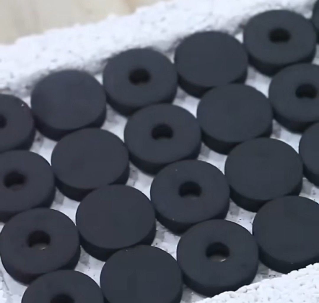 100pcs Smokeless Charcoal Briquttes (Category: Everything Else Others) located in Manila. Submitted by lotty_2489 (Listing ID 1468121227, Image 2). Description: Brandnew Onhand GoodQuality Sameday Deliver COD/Gcash #09706504365 Charm.