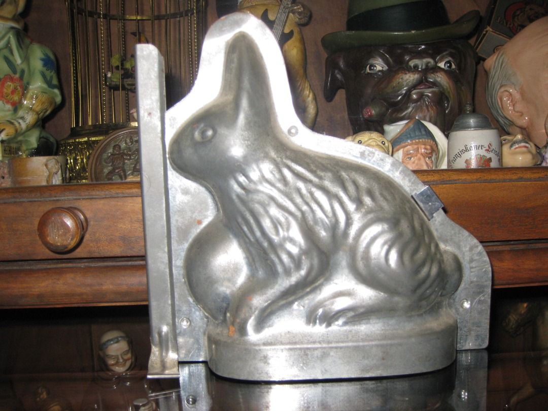 1950's Large Metal Rabbit Chocolate & Jello Mold (Category: Vintage Collectibles) located in Baguio. Submitted by mrbrunno (Listing ID 1468073616, Image 3). Description: 1950's Large Metal Rabbit Chocolate & Jello Mold Very Good Condition & Still Usable I have never used it, i purchased in the US & have had it on display..