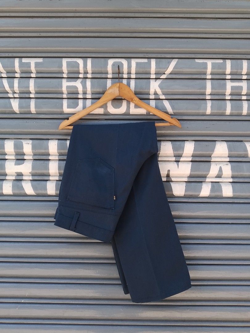 1970s | Levi’s Black Tab Pants (Category: Activewear) located in Manila. Submitted by gentlestone1998 (Listing ID 1468179854, Image 2). Description: 1970s | Levi’s Black Tab | Poly-Cotton Trousers – Navy - w38 Excellent condition Issue minor altered Crispy condition - 699 📩📩📩.