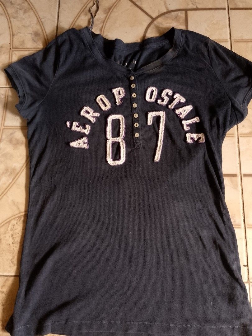 2000s Aeropostale Navy Blue Henley Top (Category: Shirts) located in Bacolod City. Submitted by czenaiah (Listing ID 1468096133, Image 1). Description: — Size Large — 📍 Negros Occidental.