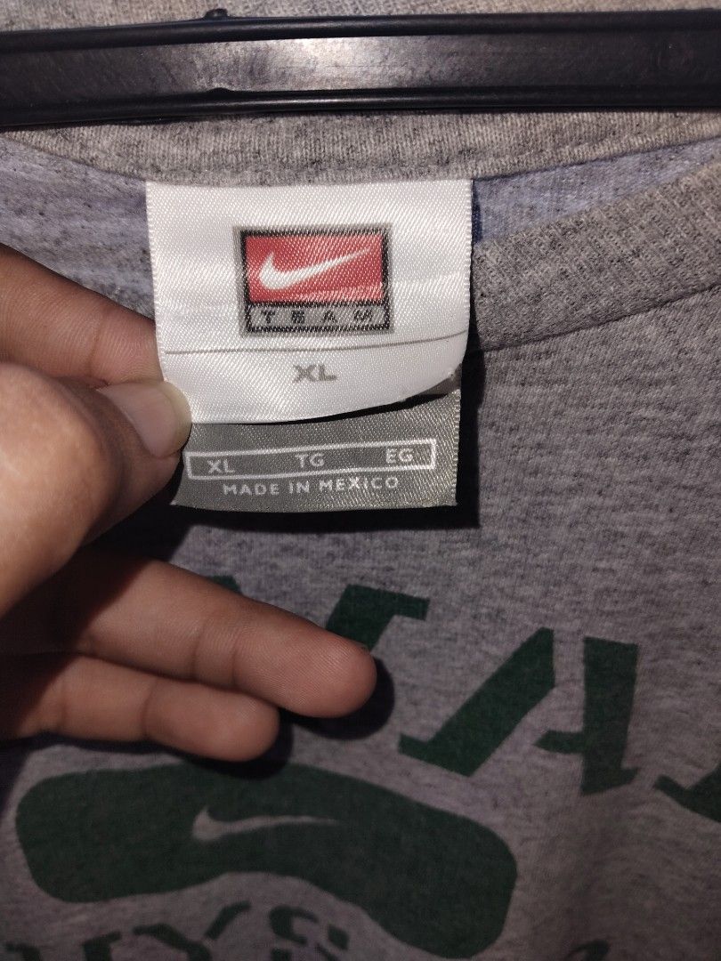 2000s Nike (Category: Tshirts & Polo Shirts ) located in Manila. Submitted by arlee420 (Listing ID 1468282838, Image 2). Description: plus shipping.
