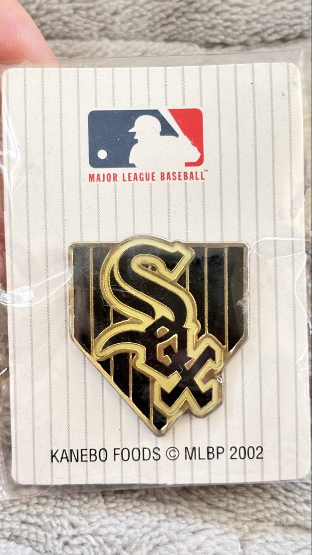 2002 MLB Sox pin (Category: Vintage Collectibles) located in Calamba. Submitted by cur8d (Listing ID 1468098204, Image 1). Description: .