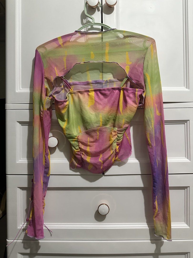 2-1 Retro Y2K Top (Category: Longsleeves) located in Naic. Submitted by cilissa (Listing ID 1468230098, Image 2). Description: U can check online for more when worn Used once on an themed event Med size PM for details or inquiries .