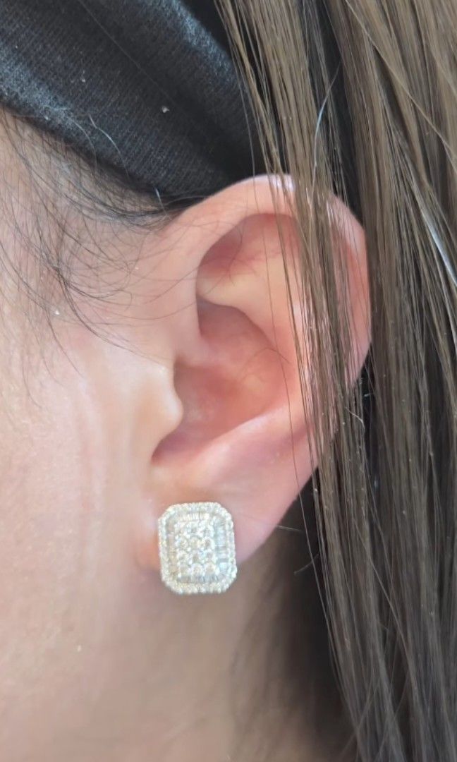 2.40tcw diamond (Category: Earrings) located in Malolos. Submitted by keenhorse_ef38ab (Listing ID 1468281214, Image 2). Description: Earrings: ₱76,900 1.40carat diamond 14Karat gold Ring: ₱67,900 1carat diamond 14Karat gold To purchase, please send the ff: Name: Address: Contact Number: CASH ON DELIVERY VIA LBC LAYAWAY 30% downpayment 2 months.