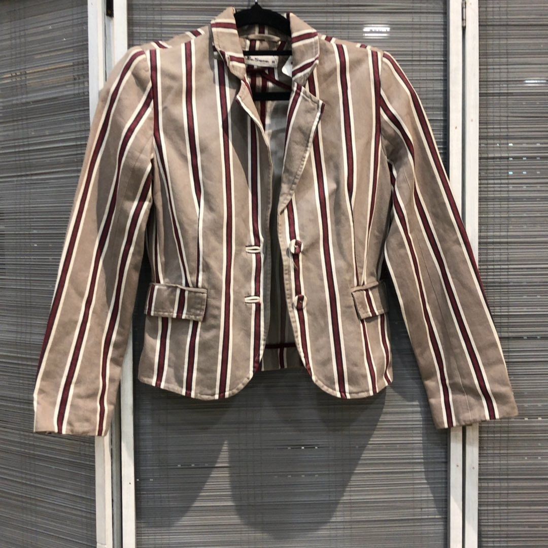 267009981 BEN SHERMA CLOTHES JACKET SIZE XS (Category: Luxury Apparel) located in Taguig. Submitted by ecoring.ph (Listing ID 1468098618, Image 1). Description: ◆CONDITION: B ◆DESCRIPTIONS: (Other defects/info:) The body of the jacket coat is stained and dirty, has minimal fabric pills, and shows signs of use. * SIZE: ◆SHOULDER TO SHOULDER: 13.5inches. (approximately only) ◆BUST: 30inches. (approximately only) ◆ LENGTH: 20inches. (approximately o