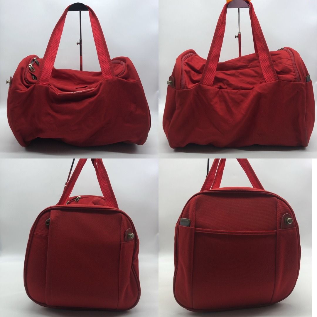 267009993 SAMSONITE BAG CANVAS BOSTON BAG (Category: Luxury Bags & Wallets) located in Taguig. Submitted by ecoring.ph (Listing ID 1468111013, Image 2). Description: ◆CONDITION: BC ◆DESCRIPTIONS: (Other defects/info:) OUTER: The body of the bag is stained and dirty, and shows signs of use. The bottom and bottom corners of the bag are stained, dirty, and creased, have scuffing, and show signs of use. The bottom base studs of the bag are scratched 