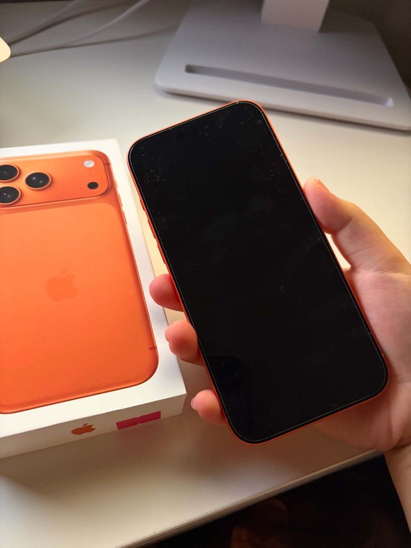 2 weeks old iPhone 17 Pro Max - 256 GB (Category: iPhone 17 Series) located in Manila. Submitted by zyrnn.zbl (Listing ID 1468202263, Image 3). Description: .