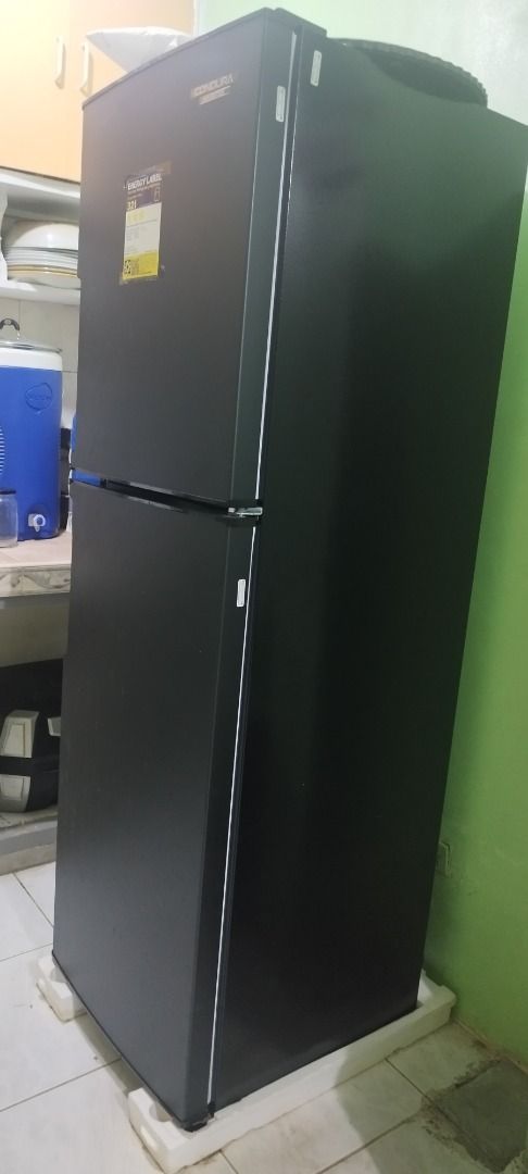 2nd hand refrigerator (Category: Refrigerators and Freezers) located in Caloocan City. Submitted by donzkiena38711 (Listing ID 1468137534, Image 3). Description: selling our refrigerator.. bought July 2026 need to resell as were moving into a different house no issue .